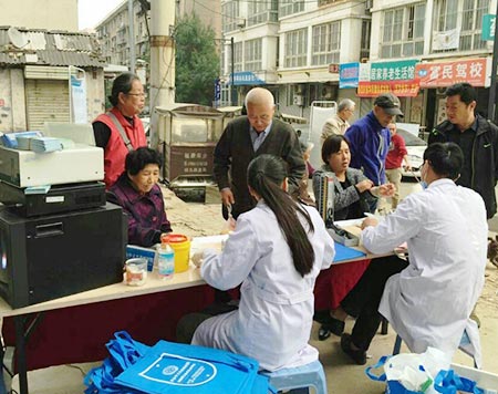 日行两区,义诊马不停蹄